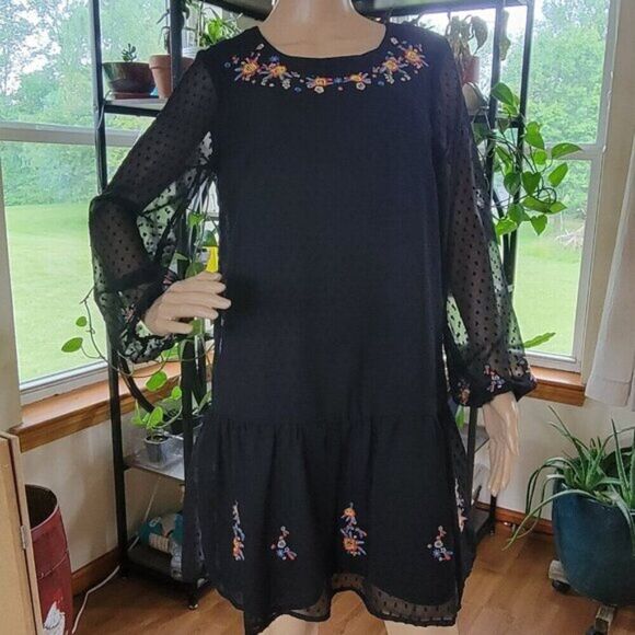 Japna Dress Black Embroidered Floral lined chiffon long sheer sleeves Medium EUC - Picture 14 of 14